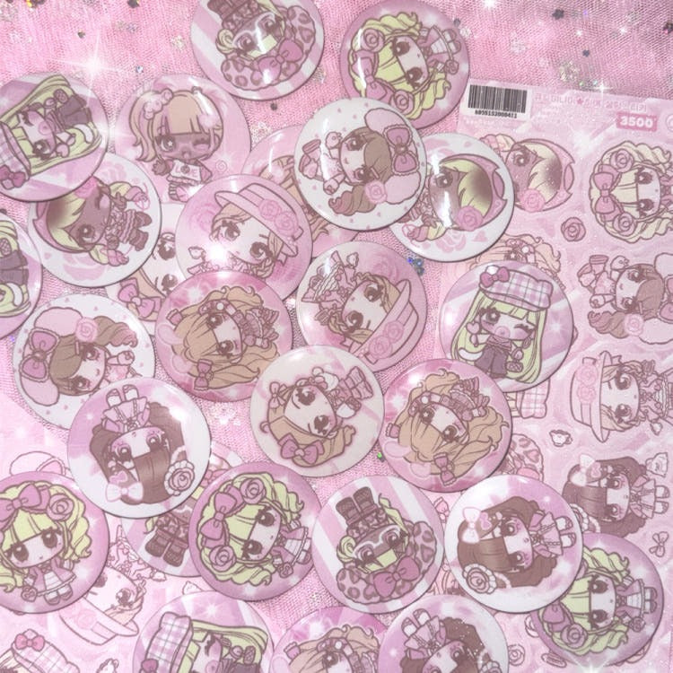 Seolkee Illust - pink hime random pin button 12 types