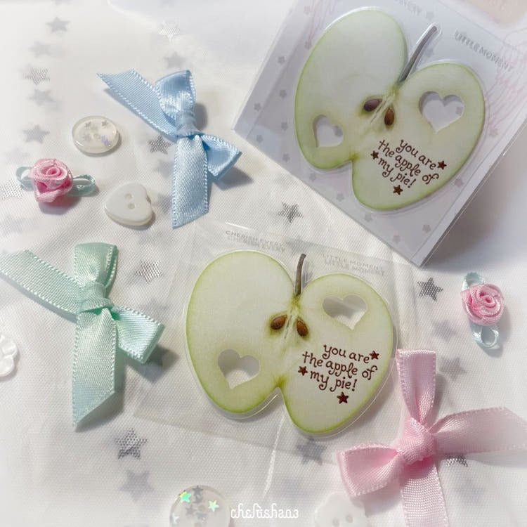 cherish 203 - apple pie sticker