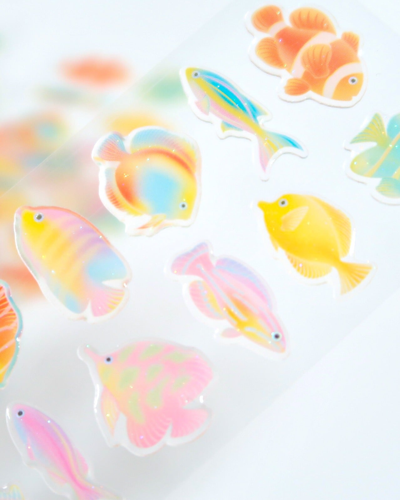♡ Pearly Button - Tropical Fish Epoxy Sticker