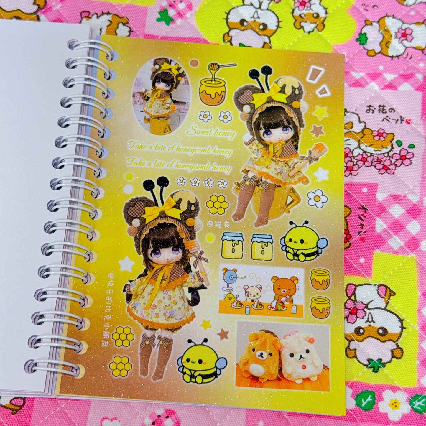 Sticker Book ♡ 30 pages (background sand)