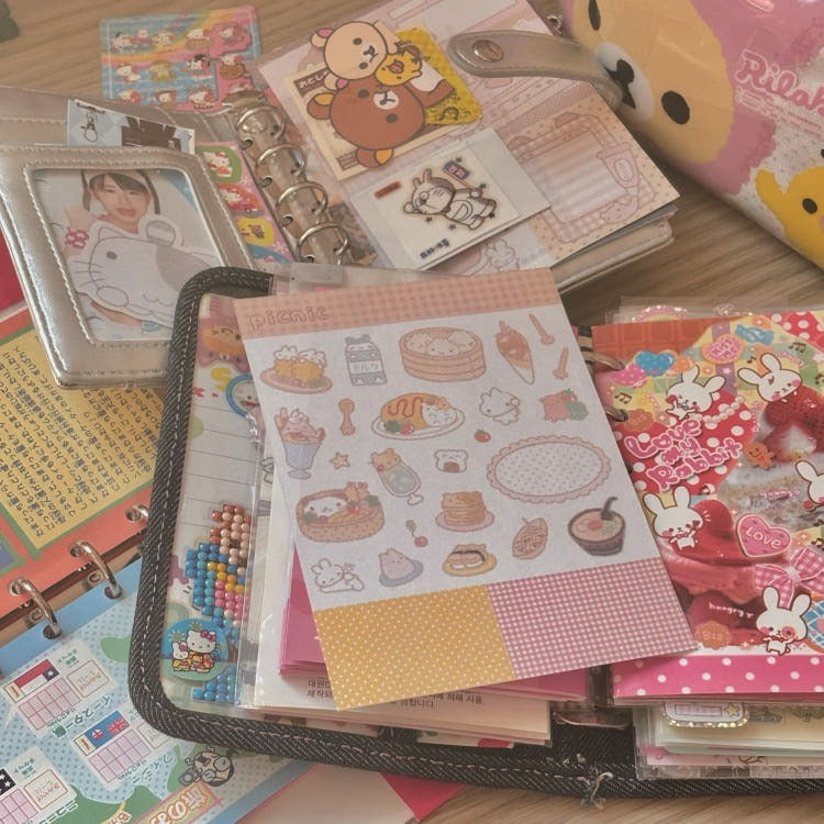 munyu - picnic sheet sticker